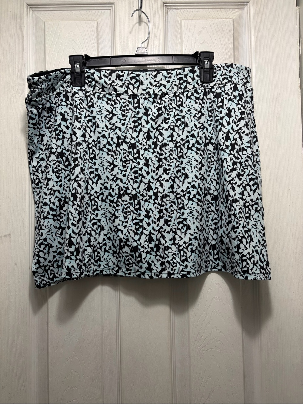 Tranquility by Colorado Clothing Blue and Black Mini Skirt with Leaf Print